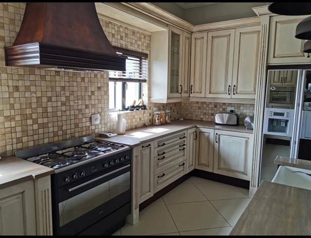 4 BEDROOM GATED ESTATE FOR SALE IN SABLE HILLS